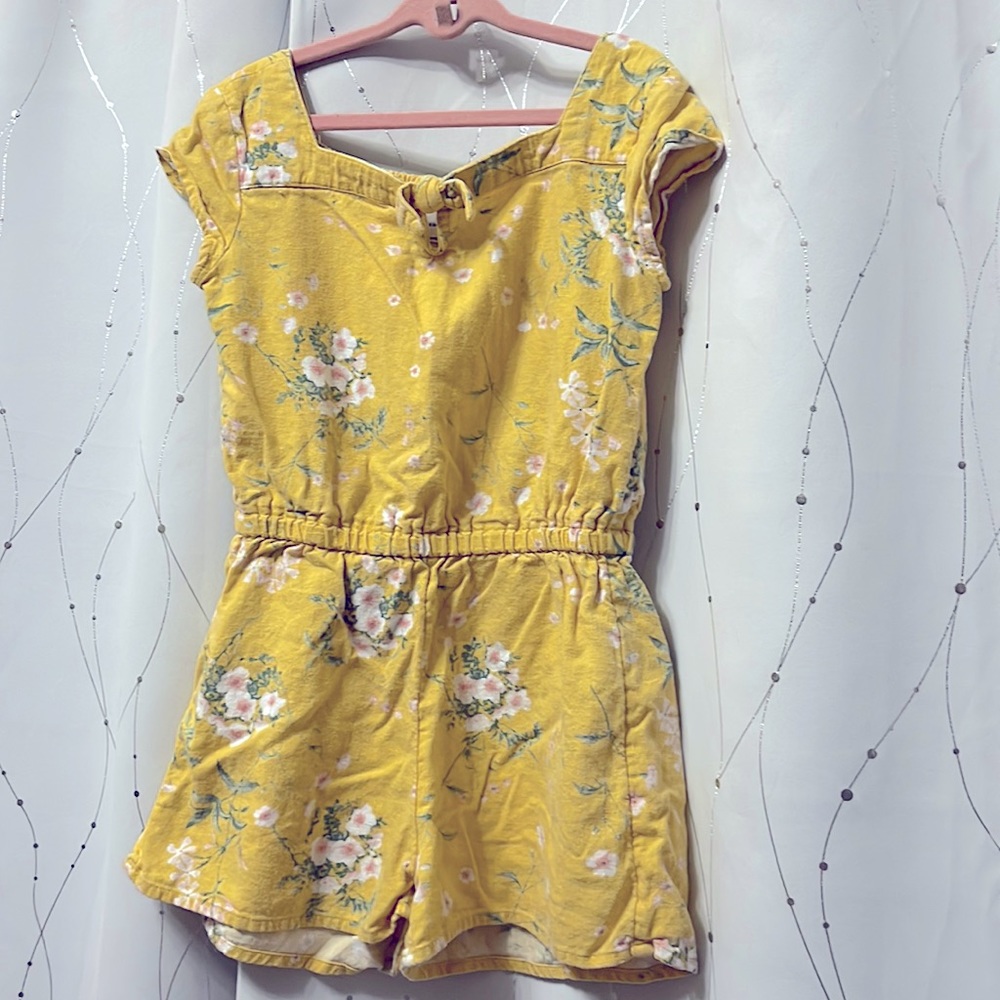 EUC Old Navy | mutated floral print romper, capped sleeves, shorts